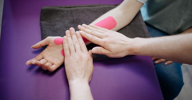 過敏性腸症候群と更年期｜女性に多い腸の乱れを読み解く
