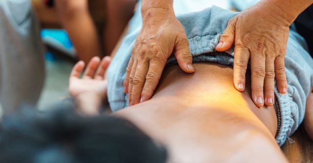 生理前のお腹ポコポコ、その正体と原因を徹底解説
