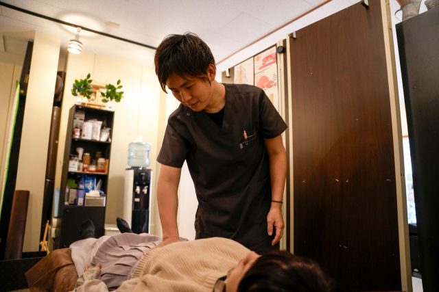 お腹 が ポコポコ 鳴るのはなぜ？食事・ガス・受診の目安を解説