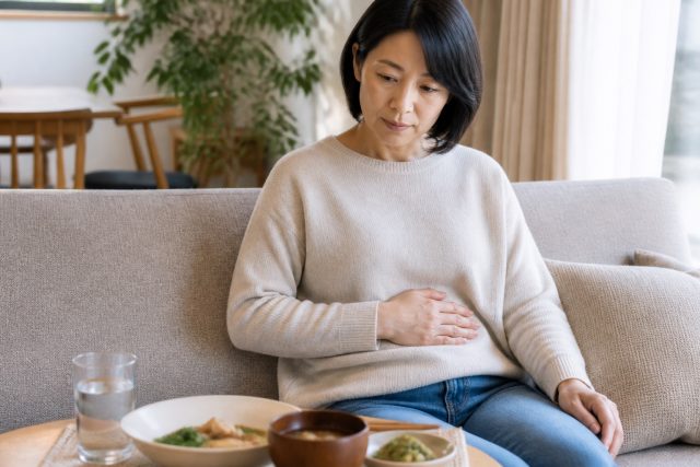 お腹がゴボゴボ鳴る時にマッサージしていい？方法と受診目安
